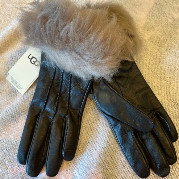 1 PAIR LEFT!  BNWT Ugg Leather Gloves w/Fur-Size Medium - Picture 11 of 12